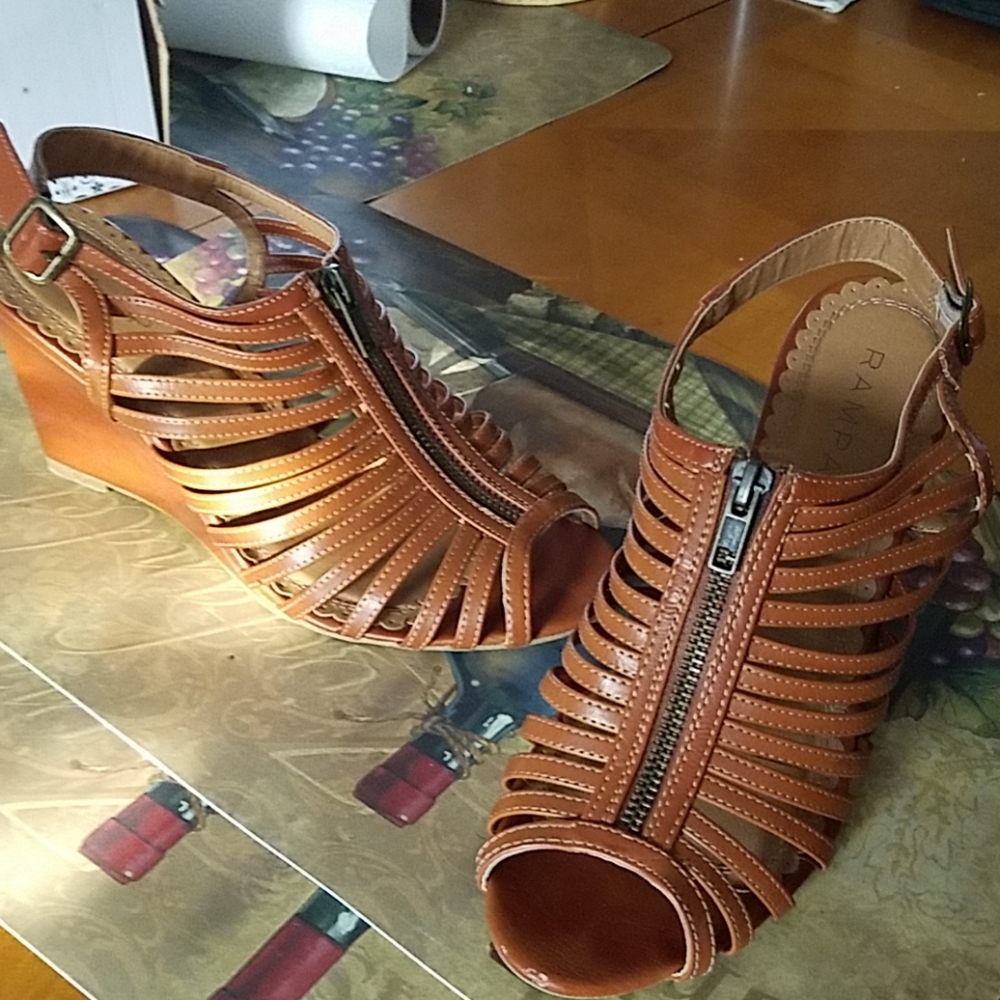 Ladies shoes